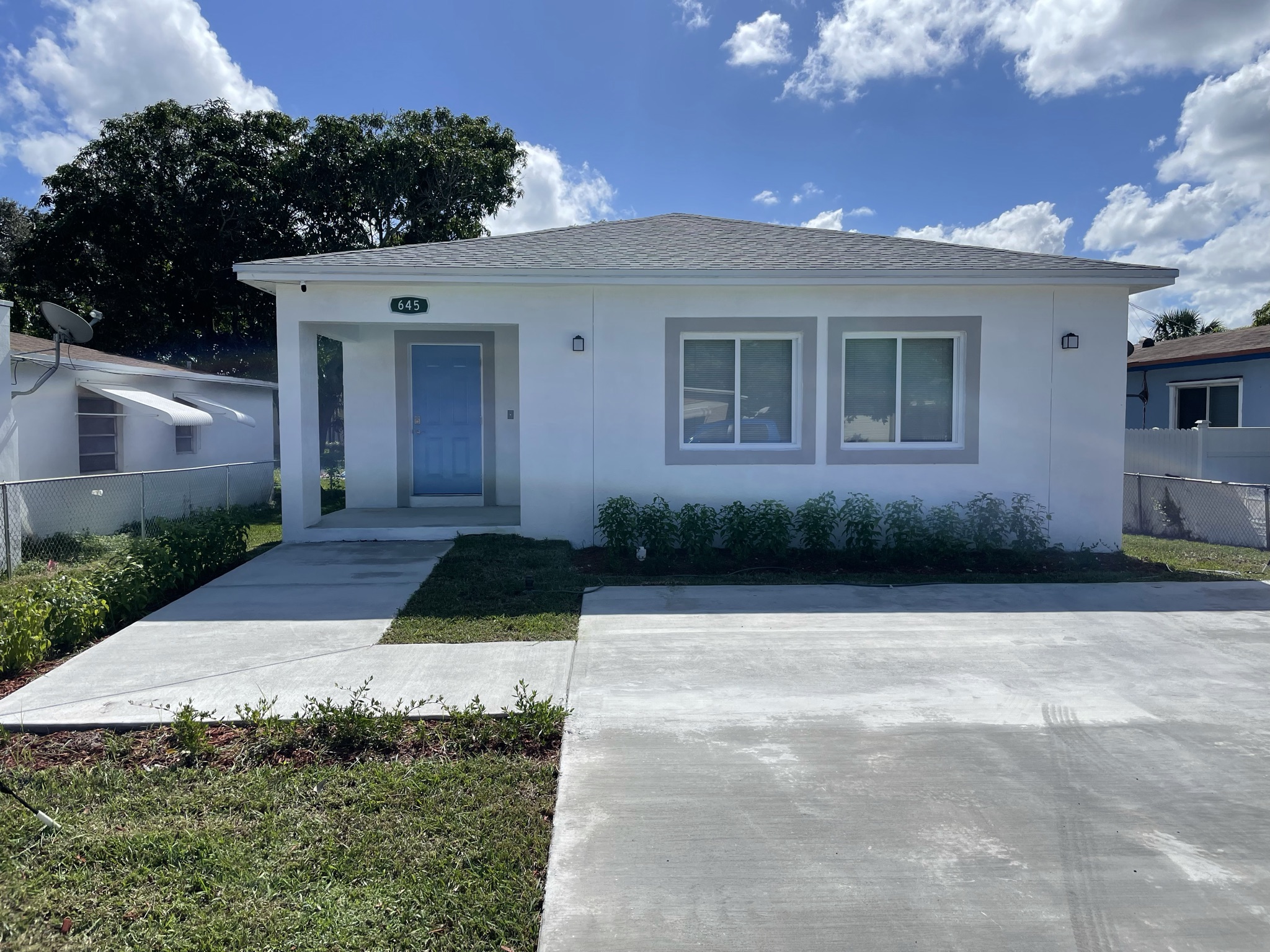 645 Hallandale