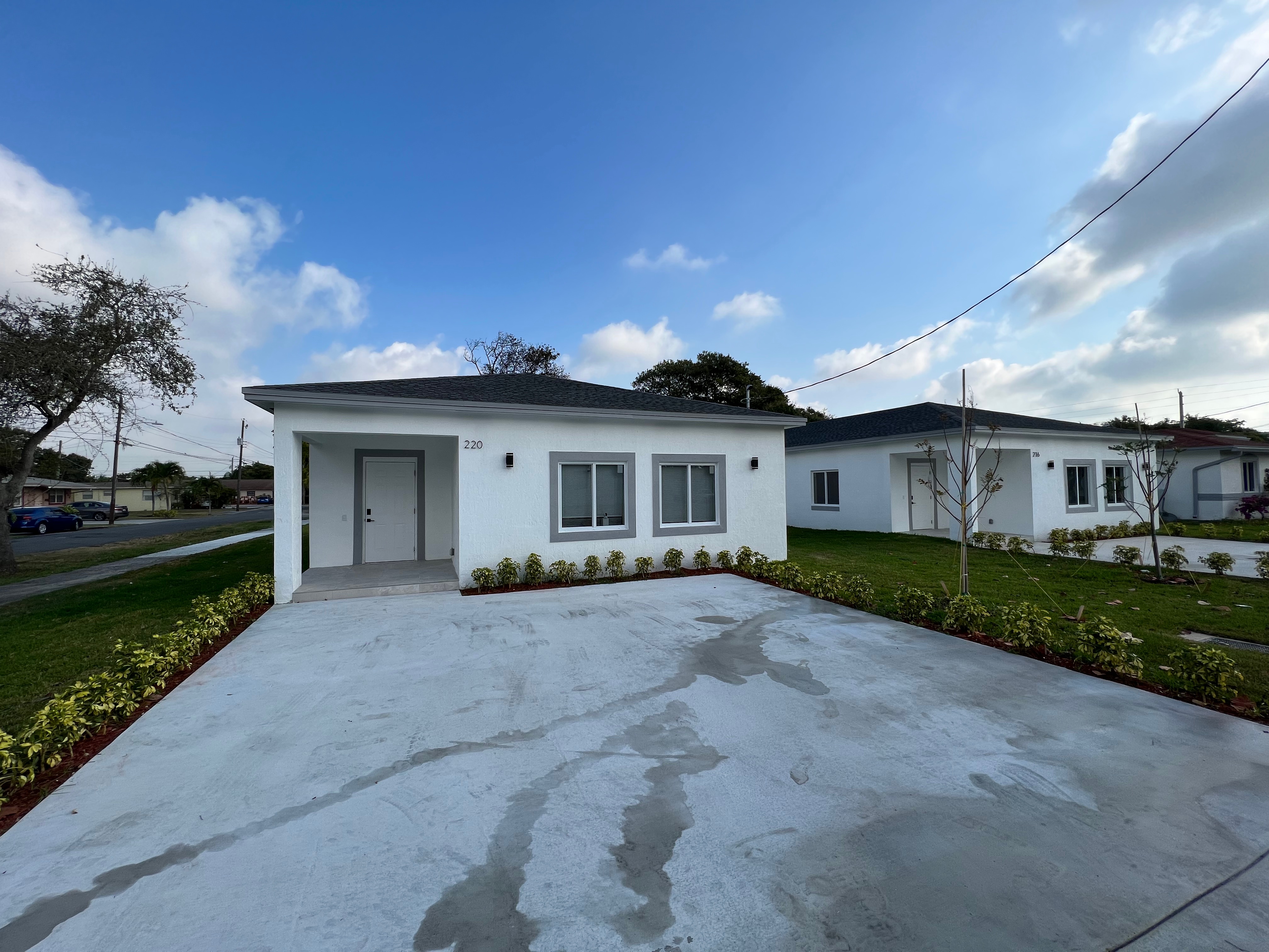 216 – 220 Hallandale Beach